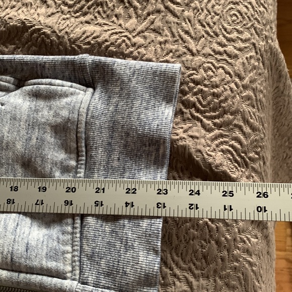 Lululemon Scuba Hoodie. Front zipper, gray. Sz:6 - Picture 14 of 16